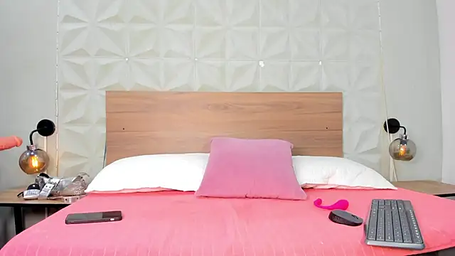 Snapshot of ValeryTrans_ chatting on February 7, 2026, 1:26 pm ValeryTrans online show from February 7, 2026, 1:26 pm