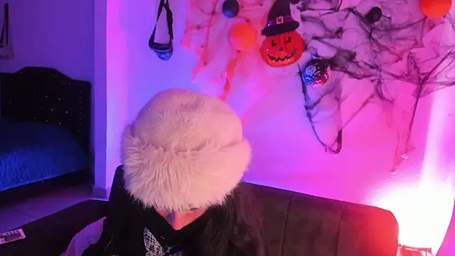 kitty  chs online show from November 11, 2025, 1:55 pm