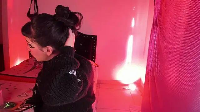 kitty  chs online show from November 27, 2025, 11:23 am