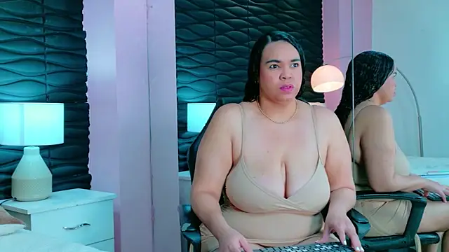 Snapshot of Valery_Nasty__ chatting on November 1, 2025, 5:26 pm Valery Nasty online show from November 1, 2025, 5:26 pm