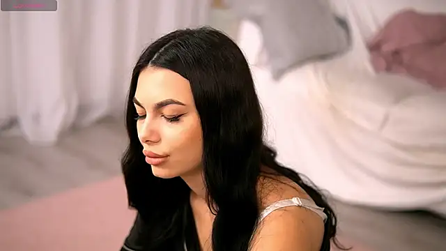 SierraVyx online show from October 4, 2025, 4:43 am