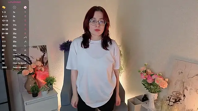 NyamNyamNyammm online show from September 25, 2025, 2:21 pm