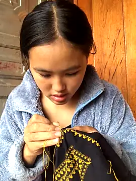 Mai lovely online show from October 28, 2025, 1:53 am