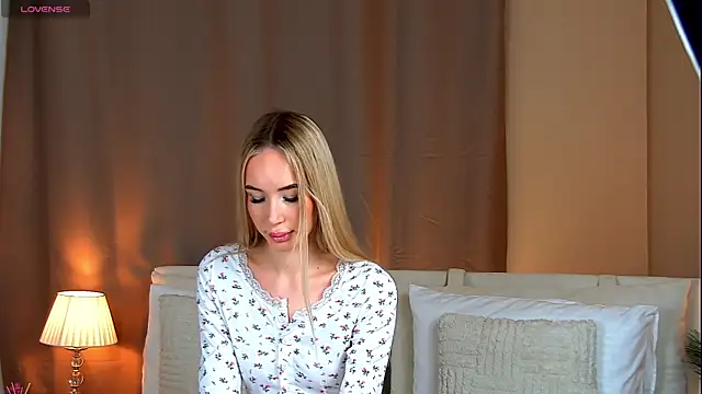 MaryDavies online show from November 27, 2025, 7:54 am