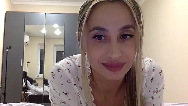 Snapshot of Jeyvaris chatting on September 30, 2025, 7:30 pm Jeyvaris online show from September 30, 2025, 7:30 pm