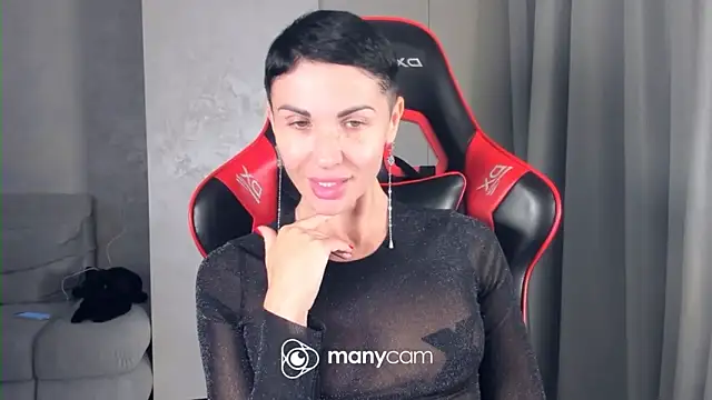 Snapshot of Angel_iam chatting on May 14, 2026, 6:04 pm Angel iam online show from May 14, 2026, 6:04 pm