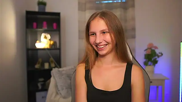 Snapshot of emmie_murray chatting on May 6, 2026, 12:54 pm emmie murray online show from May 6, 2026, 12:54 pm