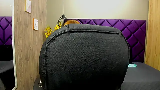 ChloeCampbell03 online show from September 28, 2025, 12:54 pm