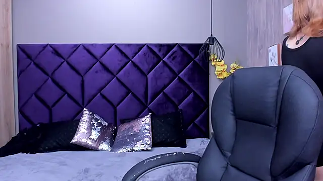 ChloeCampbell03 online show from November 5, 2025, 12:49 pm