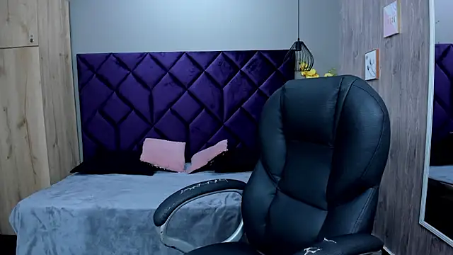 ChloeCampbell03 online show from November 22, 2025, 4:17 pm