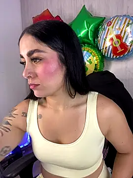 liladiamond  online show from October 3, 2025, 1:08 pm
