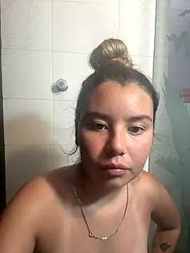 Snapshot of Violettt_hot chatting on October 5, 2025, 10:29 pm Violettt hot online show from October 5, 2025, 10:29 pm