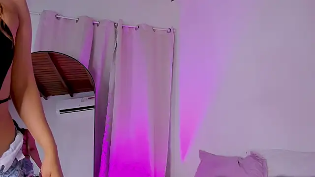 emily  walker online show from March 27, 2026, 2:28 am