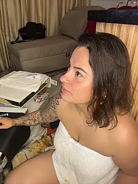 liz and thiago online show from November 2, 2025, 3:31 am