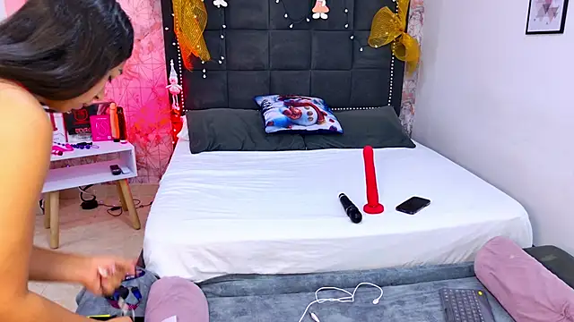 Aliss Star online show from December 21, 2025, 12:34 pm