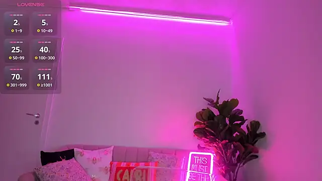 TiaBelle online show from October 11, 2025, 5:44 pm