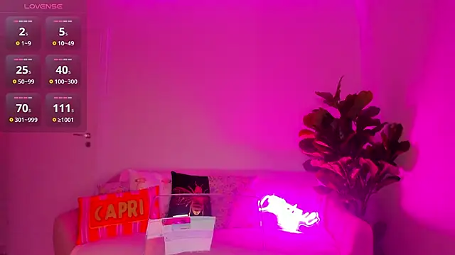 TiaBelle online show from November 8, 2025, 6:18 pm