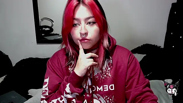 Snapshot of Iluromi chatting on October 14, 2025, 2:18 pm Iluromi online show from October 14, 2025, 2:18 pm