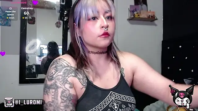 Snapshot of Iluromi chatting on March 2, 2026, 3:52 pm Iluromi online show from March 2, 2026, 3:52 pm