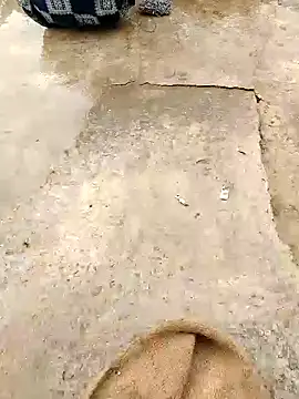 Snapshot of ARTIR1 chatting on October 28, 2025, 4:27 am ARTIR1 online show from October 28, 2025, 4:27 am