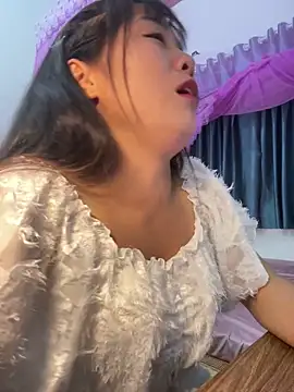 Snapshot of Lie_liee chatting on October 5, 2025, 2:04 pm Lie liee online show from October 5, 2025, 2:04 pm