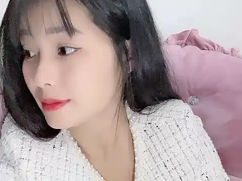 Snapshot of Lie_liee chatting on November 23, 2025, 1:11 pm Lie liee online show from November 23, 2025, 1:11 pm