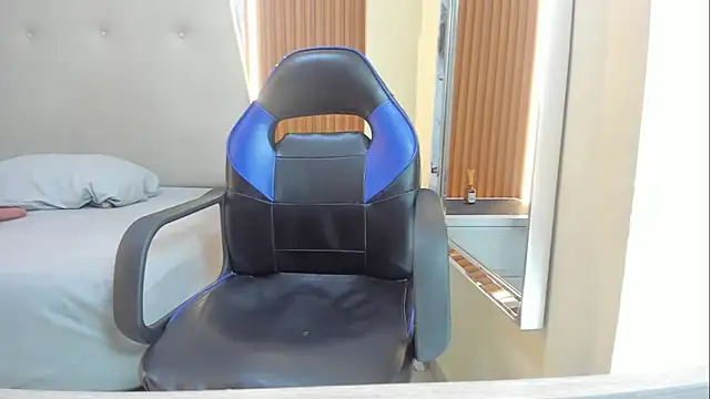 SAMANTHABENET online show from February 9, 2026, 7:18 pm