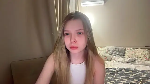 Snapshot of CandysRose chatting on April 26, 2026, 6:49 pm CandysRose online show from April 26, 2026, 6:49 pm