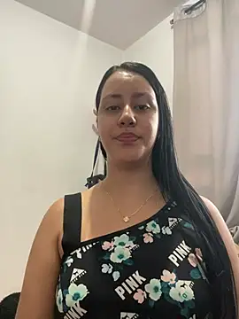 Natasha Kiim  online show from February 15, 2026, 11:01 pm