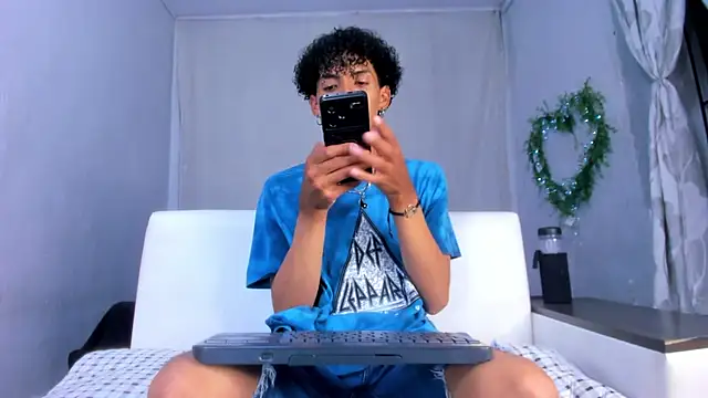 Snapshot of josesweet_ chatting on October 24, 2025, 11:01 pm josesweet  online show from October 24, 2025, 11:01 pm