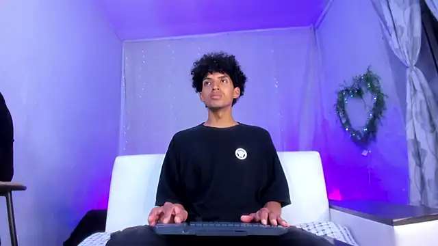 Snapshot of josesweet_ chatting on October 29, 2025, 4:31 pm josesweet  online show from October 29, 2025, 4:31 pm