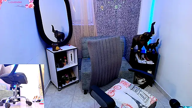 Snapshot of Sally_Ricci chatting on November 21, 2025, 12:48 pm Sally Ricci online show from November 21, 2025, 12:48 pm