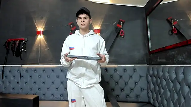 liam coleman25 online show from December 17, 2025, 5:24 am