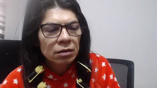 abrilsex23 online show from November 28, 2025, 3:36 pm