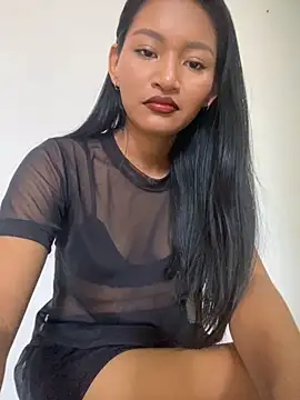 fenixzara online show from September 29, 2025, 12:32 pm