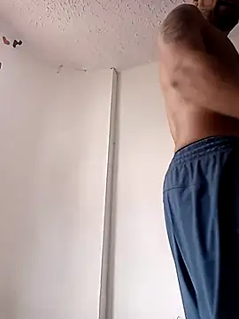 LucasGaeel online show from October 28, 2025, 7:27 pm