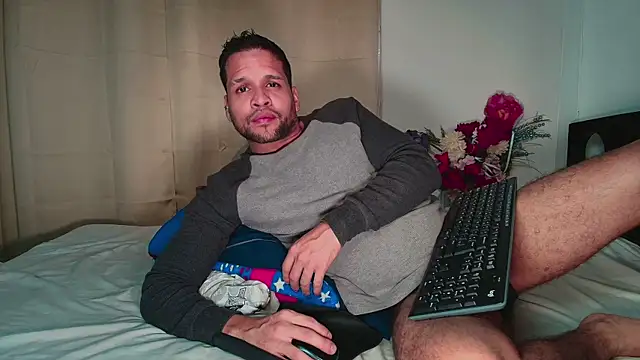 LucasGaeel online show from January 12, 2026, 3:56 am