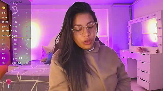 kloe28 online show from February 14, 2026, 3:58 am