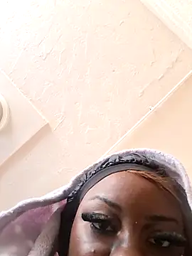 Snapshot of itz_mocha chatting on April 16, 2026, 12:11 am itz mocha online show from April 16, 2026, 12:11 am