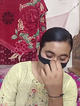 Snapshot of Love_Queen11 chatting on February 17, 2026, 4:02 pm Love Queen11 online show from February 17, 2026, 4:02 pm