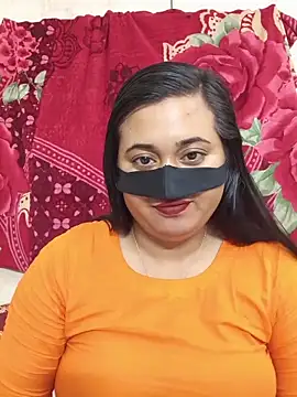 Snapshot of Love_Queen11 chatting on June 9, 2026, 4:18 pm Love Queen11 online show from June 9, 2026, 4:18 pm