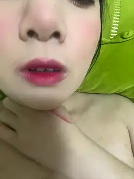 Xdouyaa online show from October 6, 2025, 5:32 pm