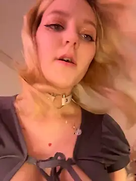 Crystal Neko online show from November 30, 2025, 3:16 pm