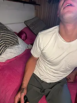 Snapshot of Moisesjrtapia chatting on June 5, 2026, 8:47 pm Moisesjrtapia online show from June 5, 2026, 8:47 pm