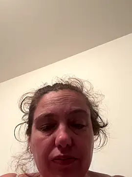 Eleanorxx online show from October 15, 2025, 9:04 pm