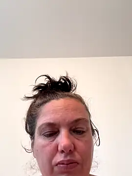 Eleanorxx online show from October 28, 2025, 8:29 am