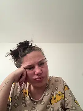 Eleanorxx online show from November 3, 2025, 8:26 am