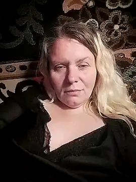 Snapshot of Fiona696 chatting on October 7, 2025, 8:28 pm Fiona696 online show from October 7, 2025, 8:28 pm