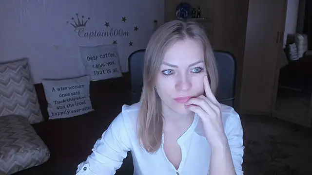 Tiffany Bates online show from October 24, 2025, 3:25 am