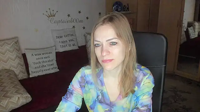 Tiffany Bates online show from October 26, 2025, 3:34 am